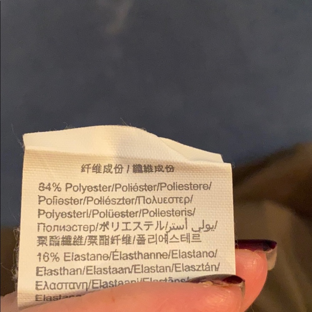 Under Armour compression heat gear workout shirt - Picture 8 of 9